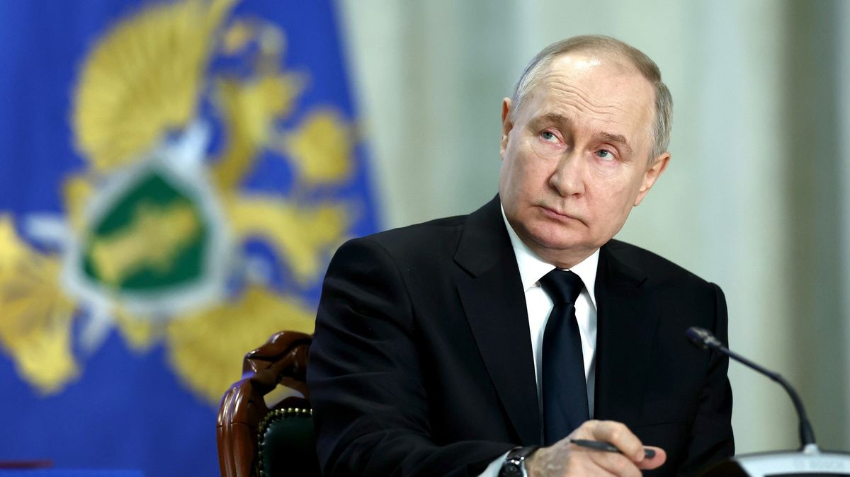 Meduza: Putin chce ještě válčit, stačit by mu mohl Charkov